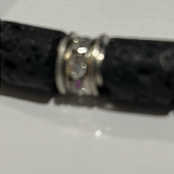 Black silver tone turquoise colored stretch bracelet new - Picture 3 of 4